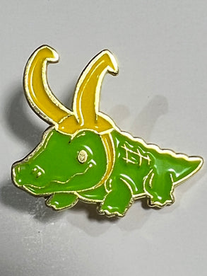 Alligator In Horns Pin