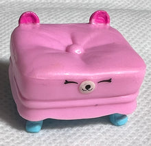 Load image into Gallery viewer, Shopkins Happy Places Bearly Ballet Class Piano Stool