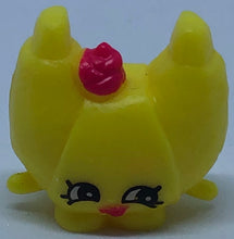 Load image into Gallery viewer, Shopkins Croissant D’or Figure - Demize Collectibles LTD